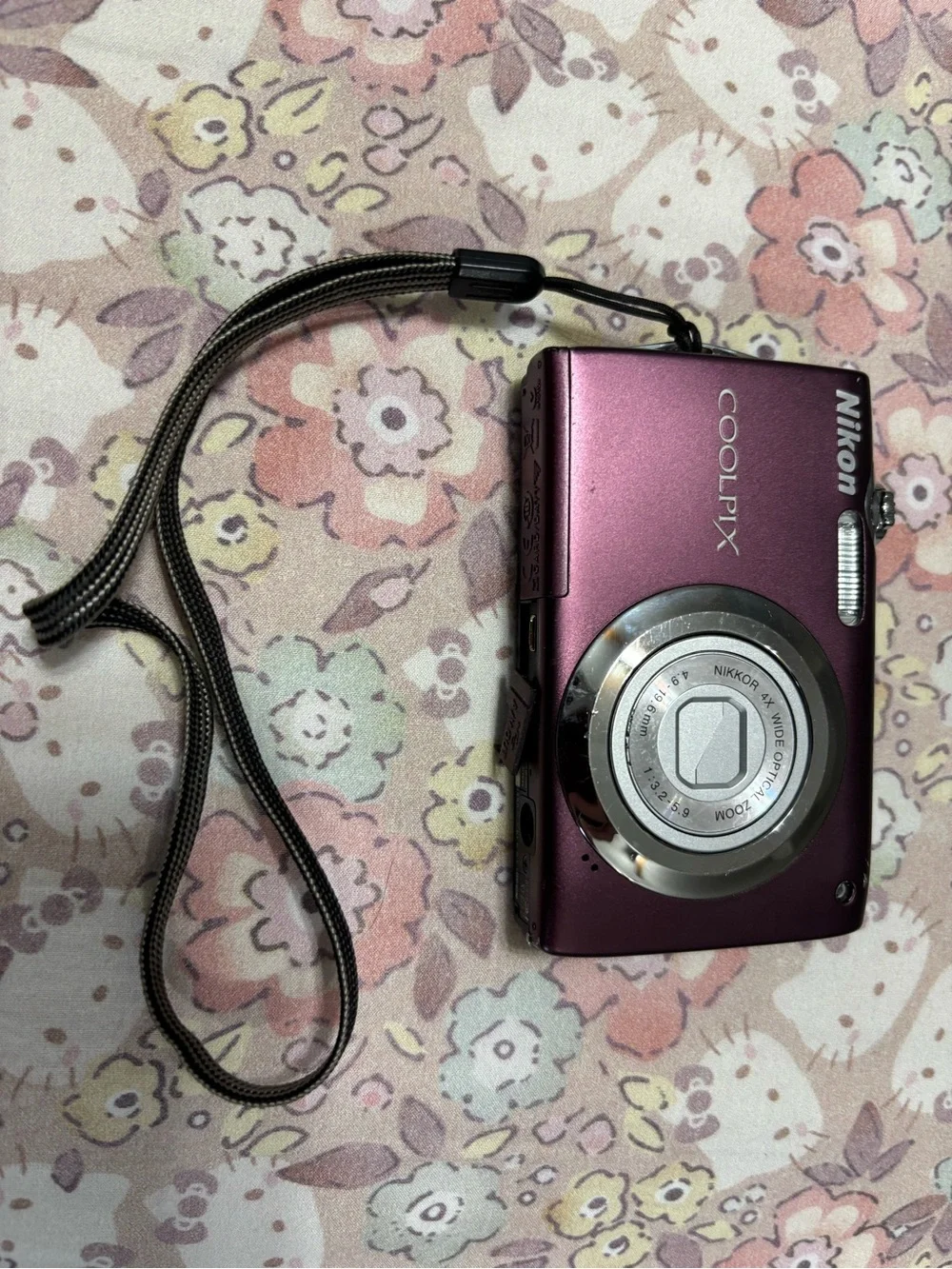 Nikon COOLPIX S3000 Purple Compact Digital Camera with Silver Lens Accents